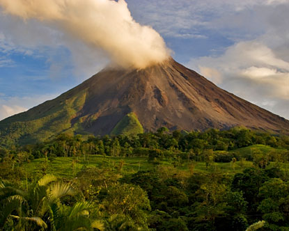 arenal-volcano[1].jpg
